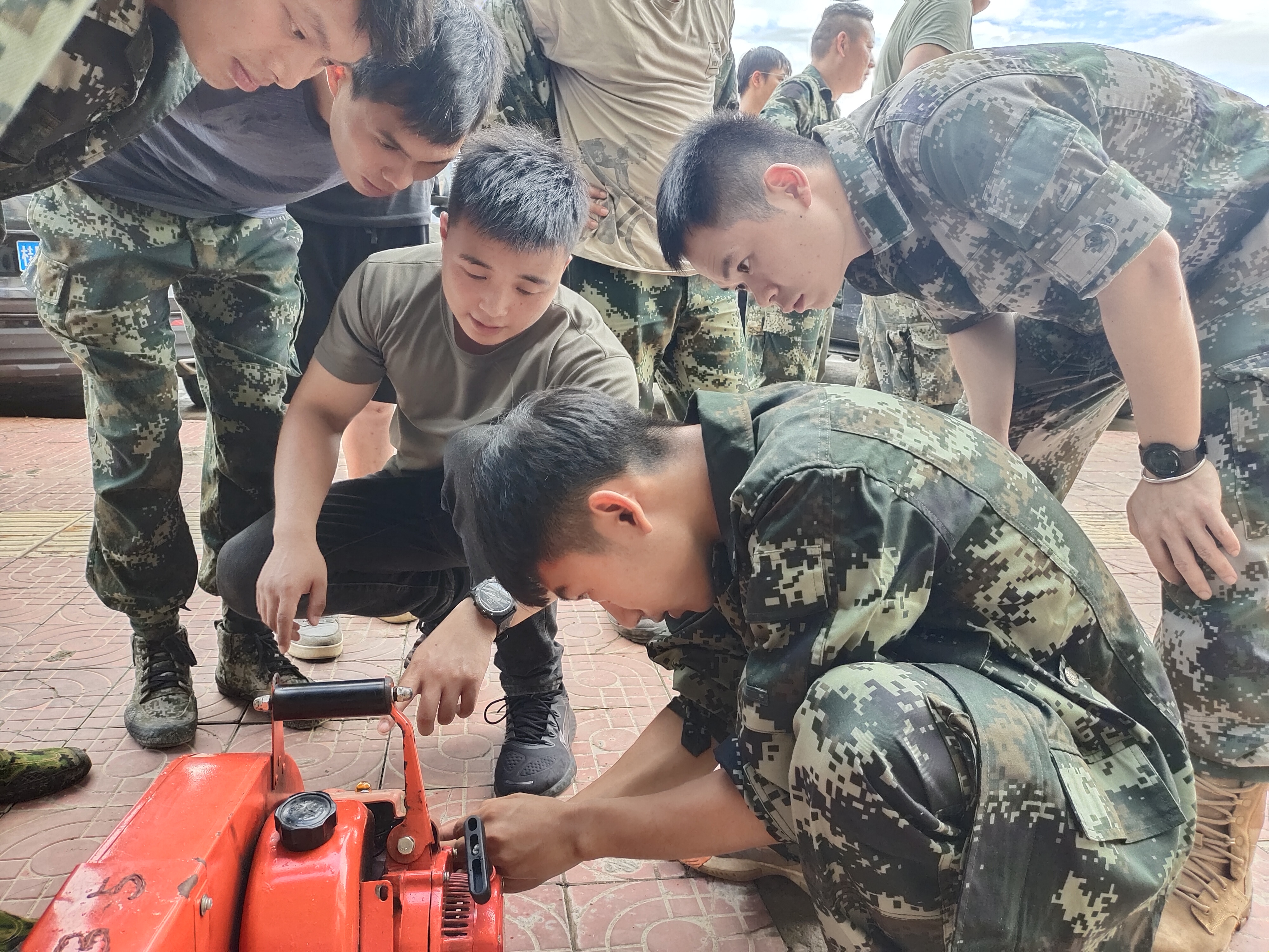 培训灭火器使用实操 (2).jpg